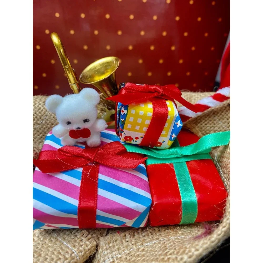 Santa Claus, Victoria's Collectibles, about 20